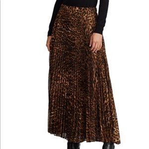Leopard print pleated maxi skirt